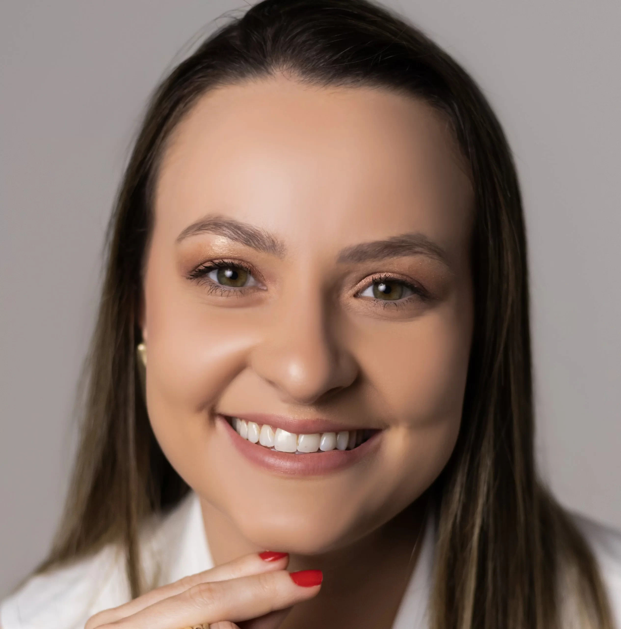 Dra. Poliana Vedovato em atendimento cirúrgico